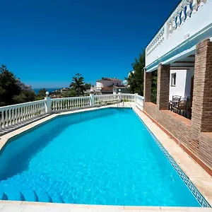 https://la-colina-menyber.hotelsinnerja.org